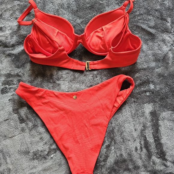 Victoria secret sexy push up red Brazilian bathing suite - Picture 8 of 8